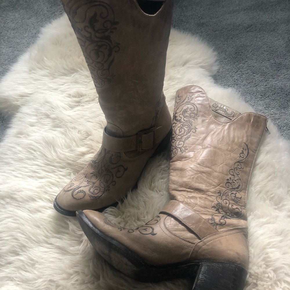 Tall embroidered boots